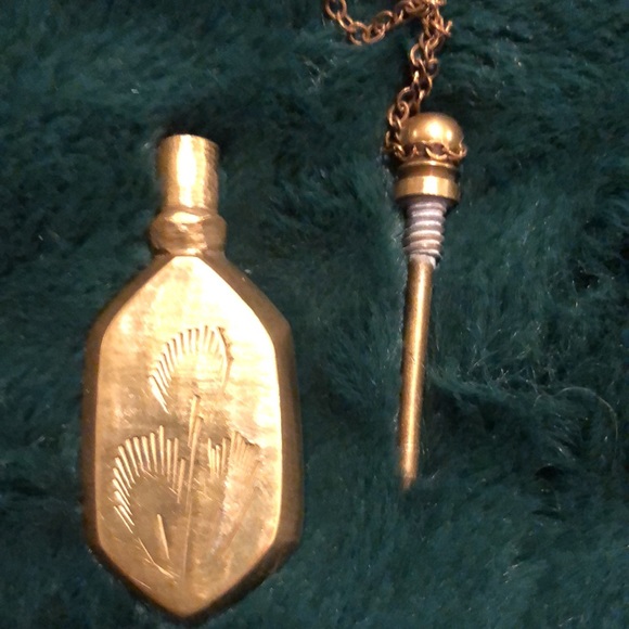 Antique Etched Brass Perfume Necklace - Picture 5 of 8